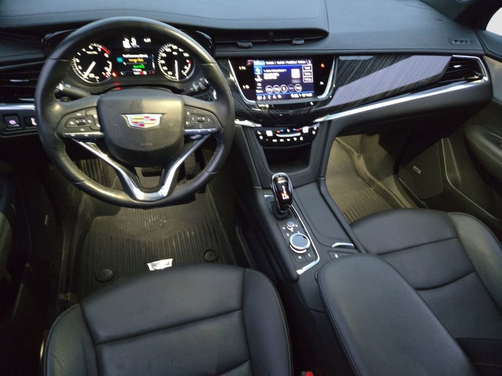 Certified 2024 Cadillac XT6 Premium Luxury AWD/4WD image 16