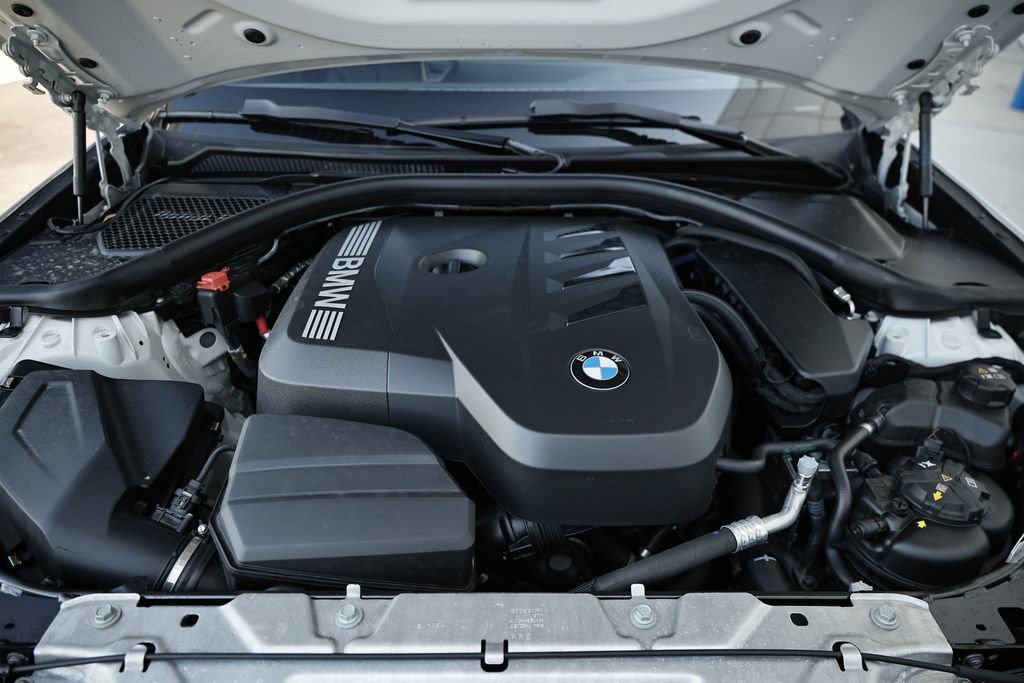 Used 2026 BMW 330i xDrive Sedan AWD/4WD image 32
