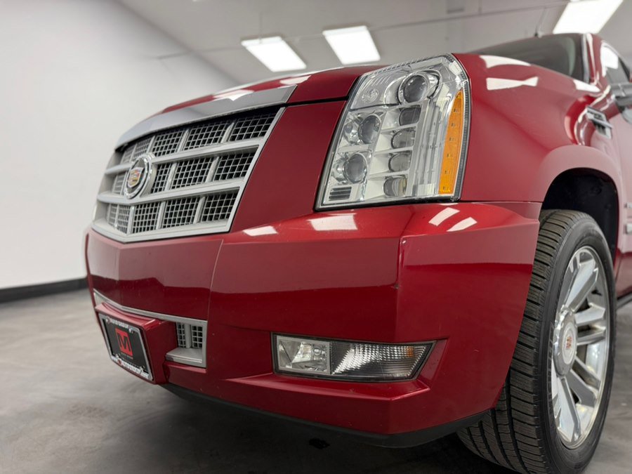 Used 2013 Cadillac Escalade Platinum AWD/4WD image 18