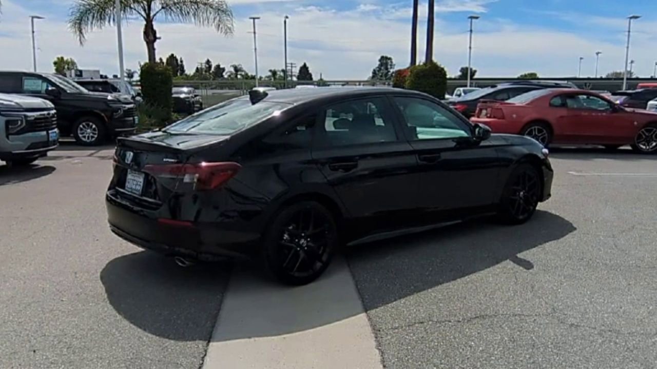 Used 2025 Honda Civic Sport image 8