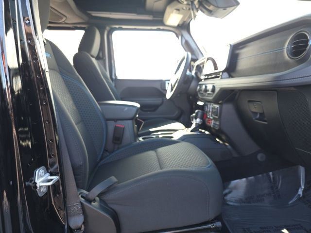 Used 2025 Jeep Wrangler Unlimited Rubicon 4xe w/ Safety Group image 44