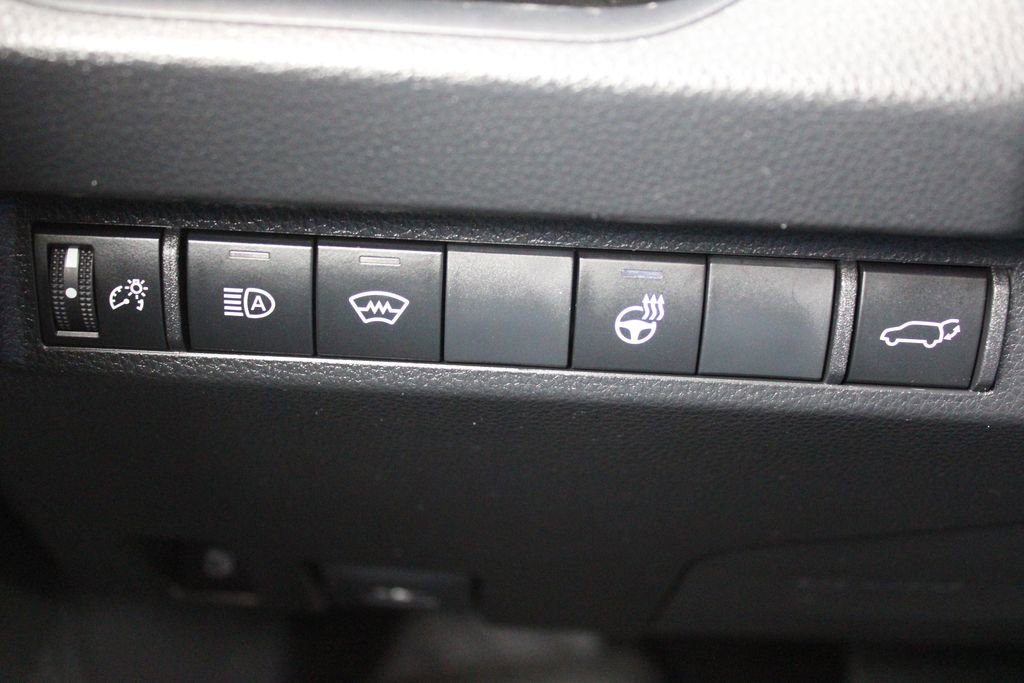 Used 2023 Toyota RAV4 XLE Premium AWD/4WD image 30