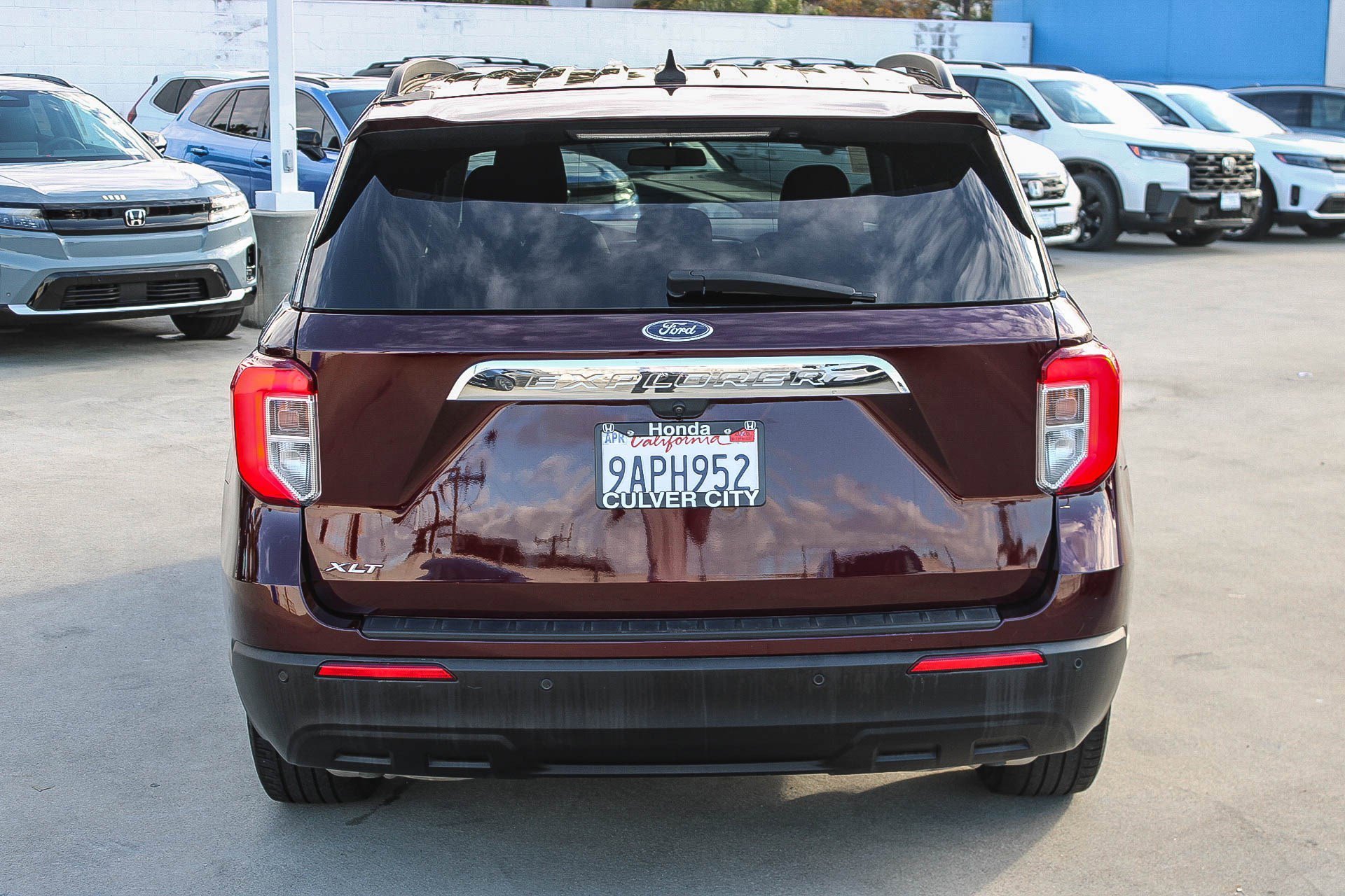 Used 2022 Ford Explorer XLT image 8