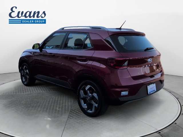 Used 2024 Hyundai Venue SEL FWD image 4
