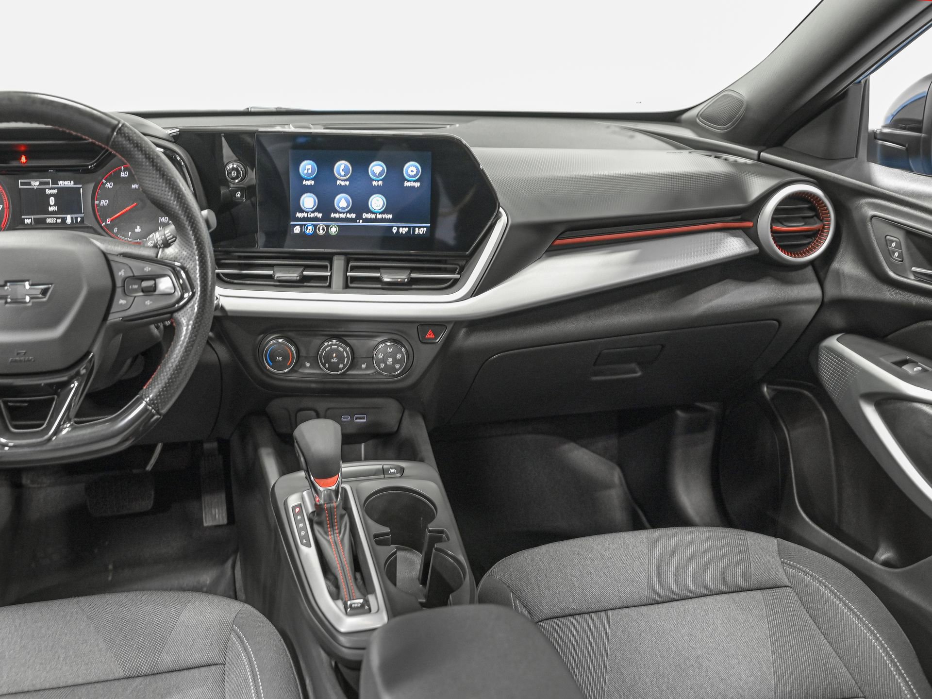 Used 2025 Chevrolet Trax RS w/ Driver Confidence Package FWD image 29