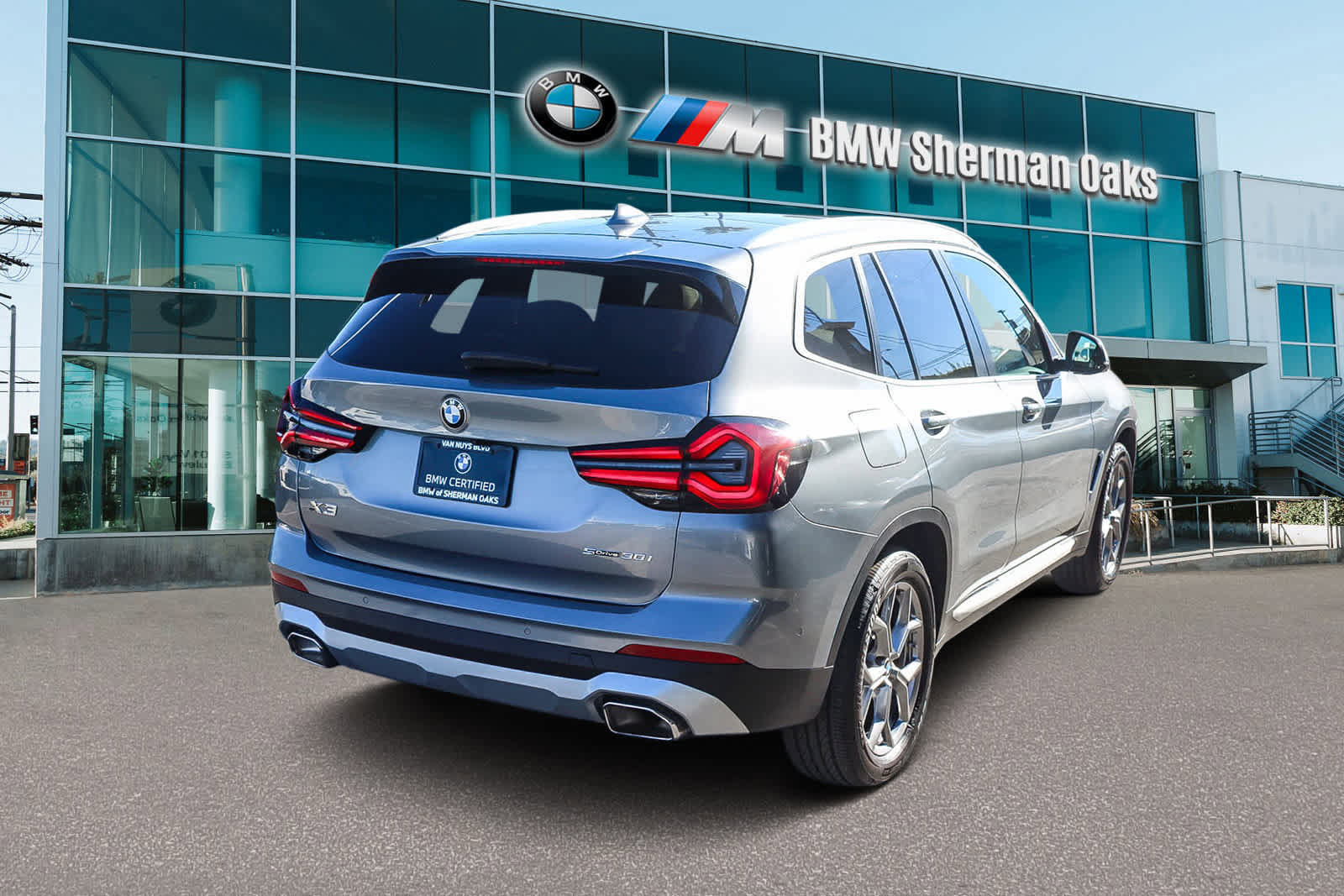 Used 2024 BMW X3 sDrive30i w/ Premium Package image 4