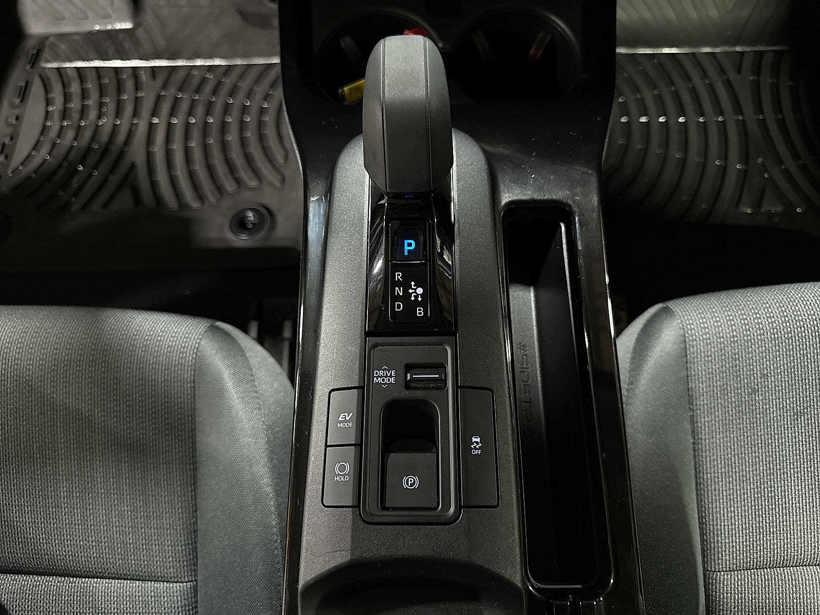 Certified 2024 Toyota Prius LE AWD/4WD image 28
