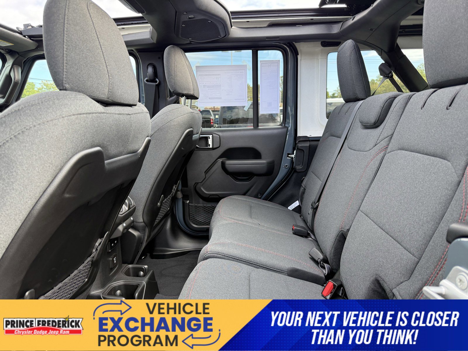 New 2025 Jeep Wrangler Unlimited Rubicon w/ Convenience Group AWD/4WD image 12