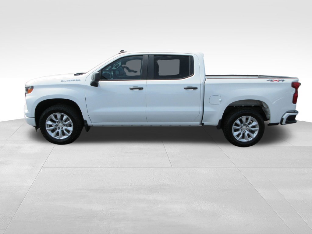 Certified 2022 Chevrolet Silverado 1500 Custom AWD/4WD image 2