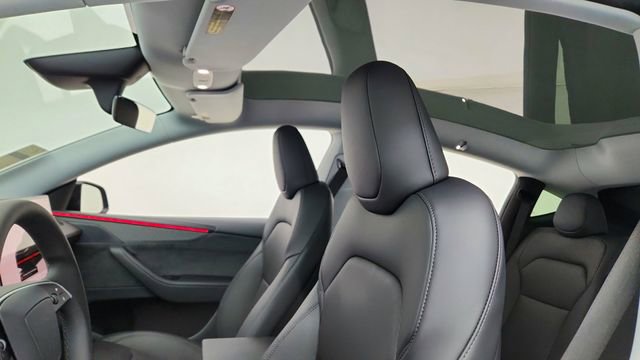 Used 2026 Tesla Model Y Long Range image 31