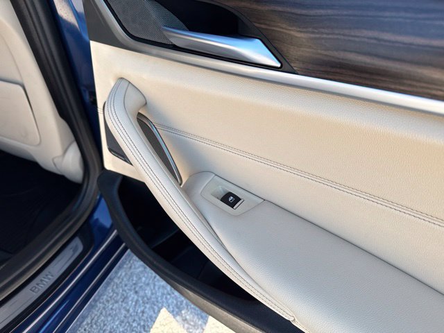 Used 2021 BMW 530i w/ Premium Package RWD image 12