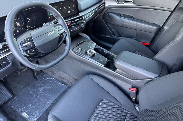 New 2027 Kia Sportage LX FWD image 11