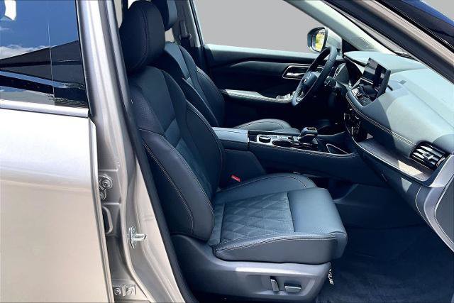 Certified 2026 Nissan Rogue Platinum w/ Platinum Premium Package AWD/4WD image 9