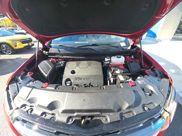 Used 2023 Chevrolet Traverse RS w/ LPO, Floor Liner Package image 38