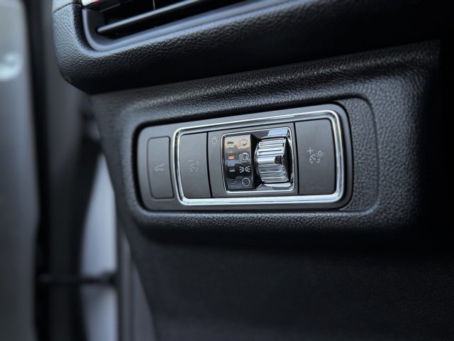 Used 2023 Lincoln Corsair Reserve w/ Equipment Group 201A image 26