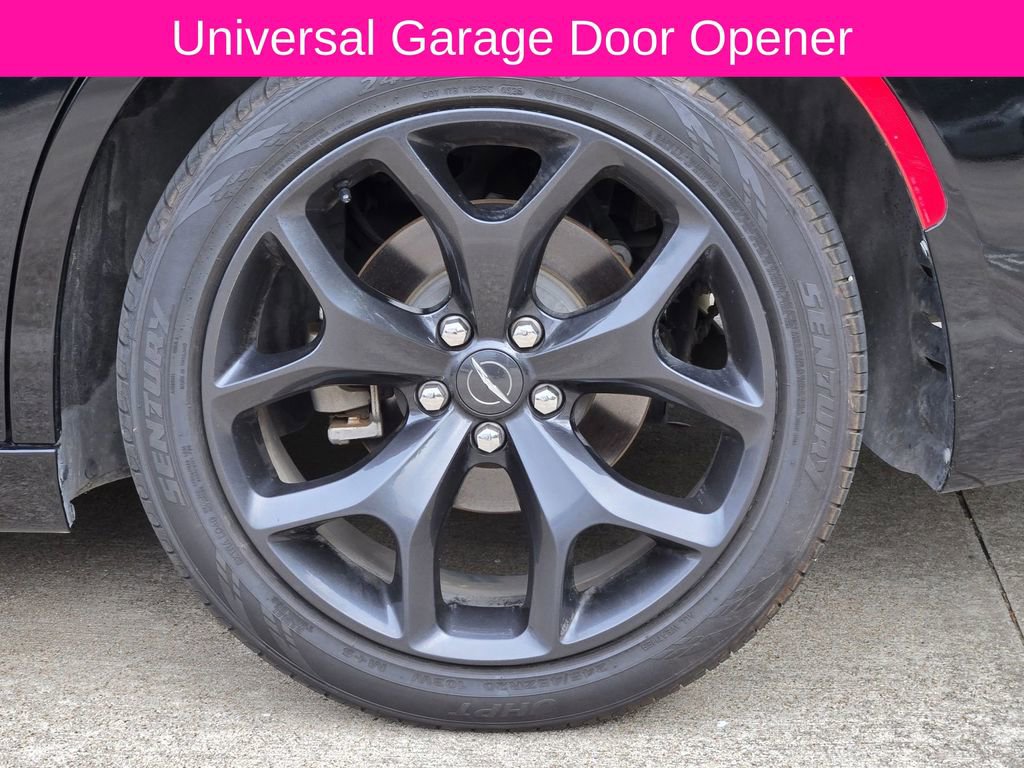 Used 2021 Chrysler 300 Touring L image 12