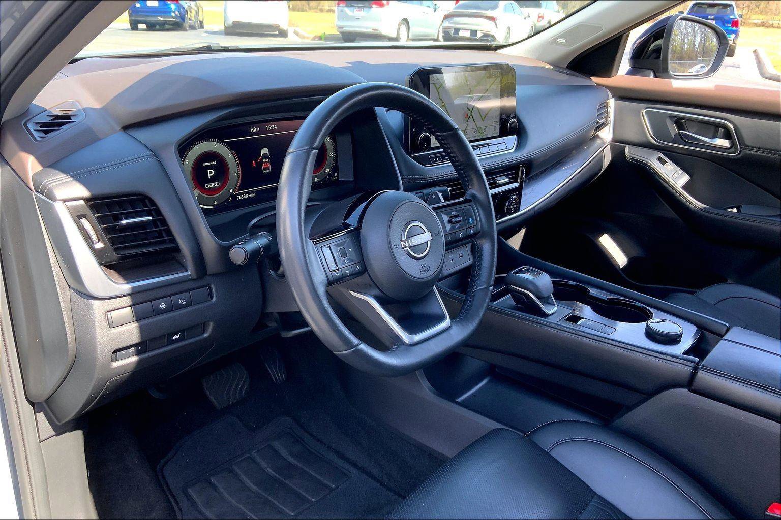 Used 2023 Nissan Rogue Platinum w/ Platinum Premium Package image 13