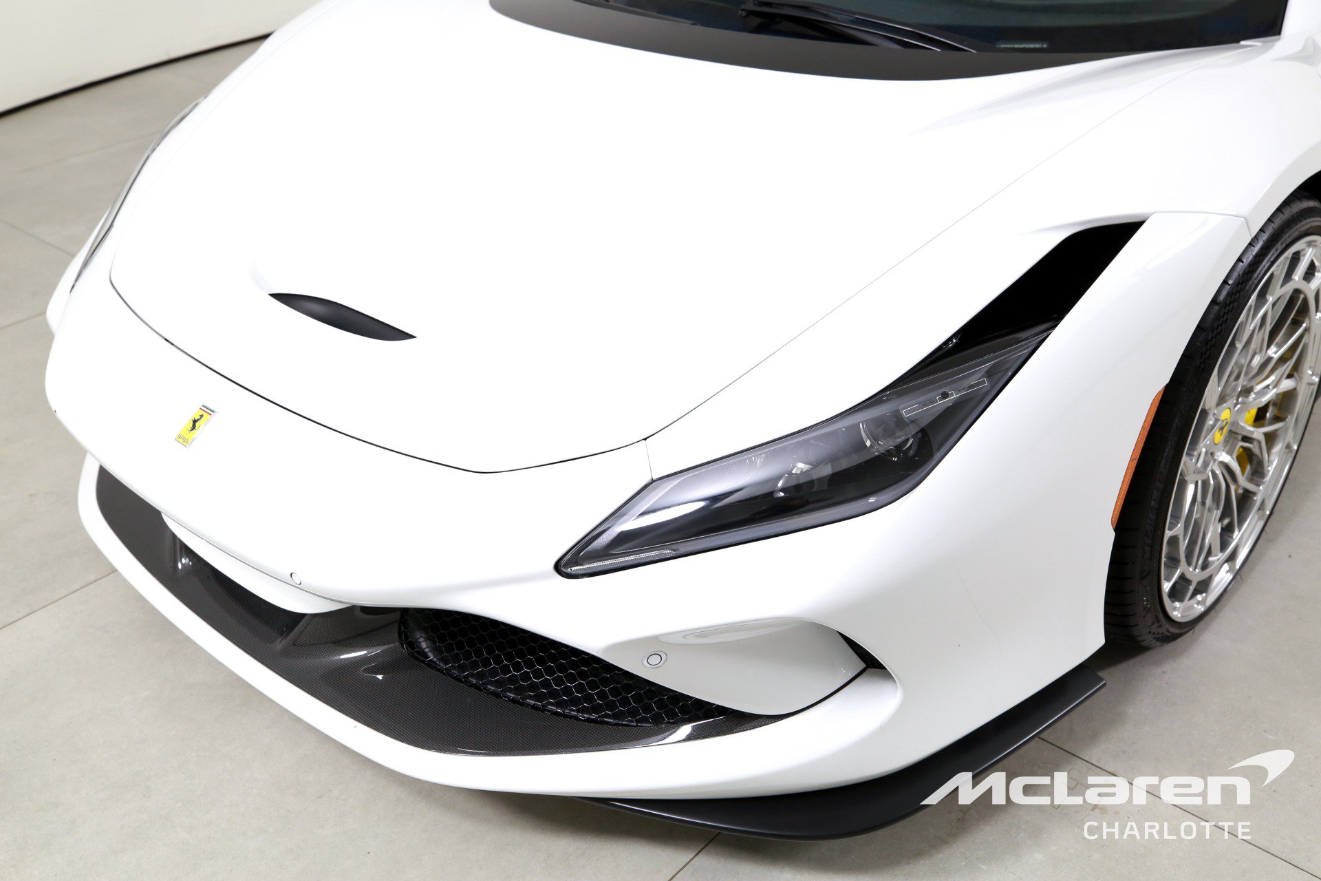 Used 2023 Ferrari F8 Tributo RWD image 32