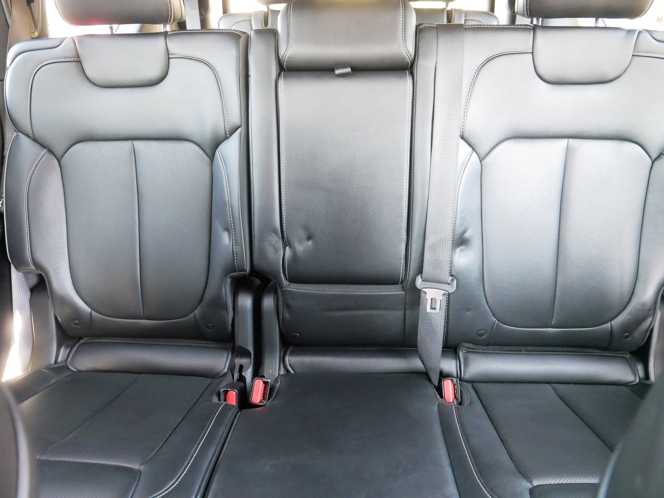 Used 2024 Jeep Grand Cherokee L Overland w/ Advanced Protech Group III AWD/4WD image 13