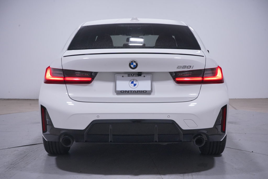 Used 2024 BMW 330i Sedan w/ M Sport Package RWD image 5