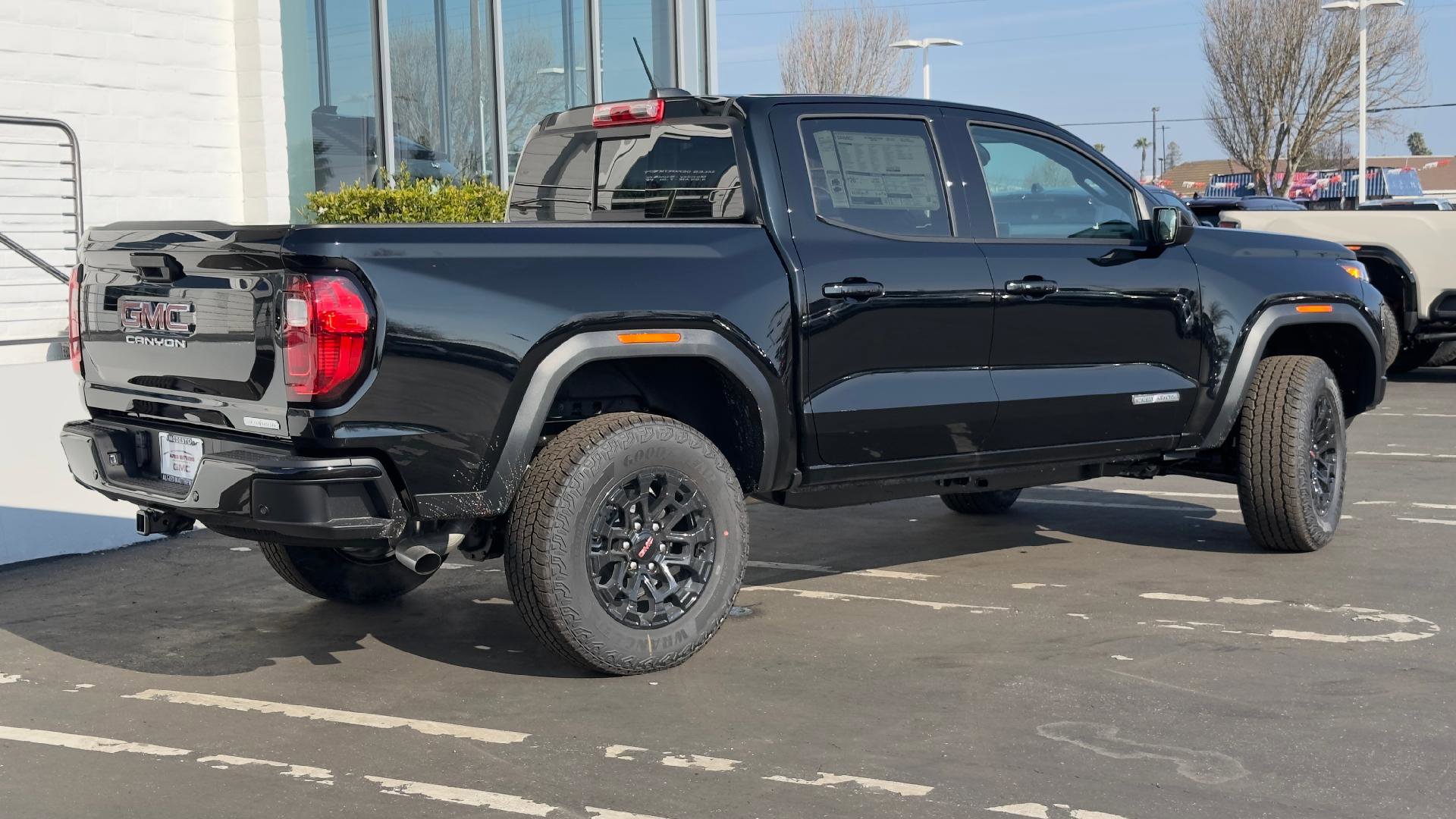 New 2026 GMC Canyon Elevation image 5