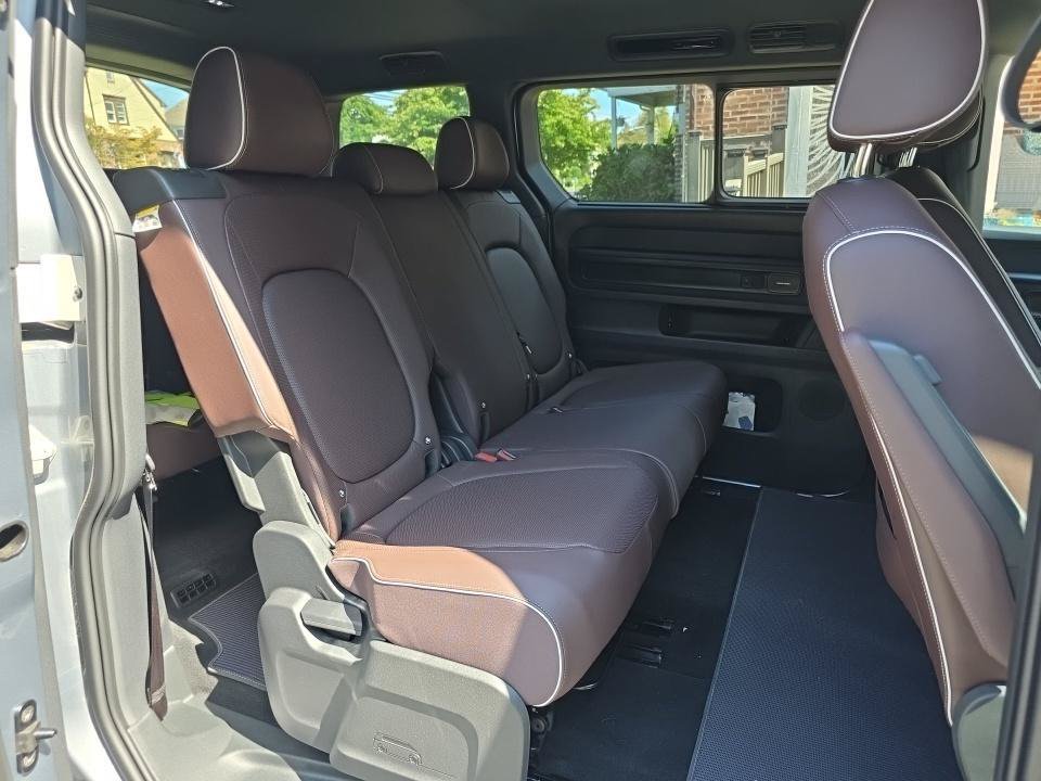 Certified 2025 Volkswagen ID. Buzz Pro S Plus RWD image 6