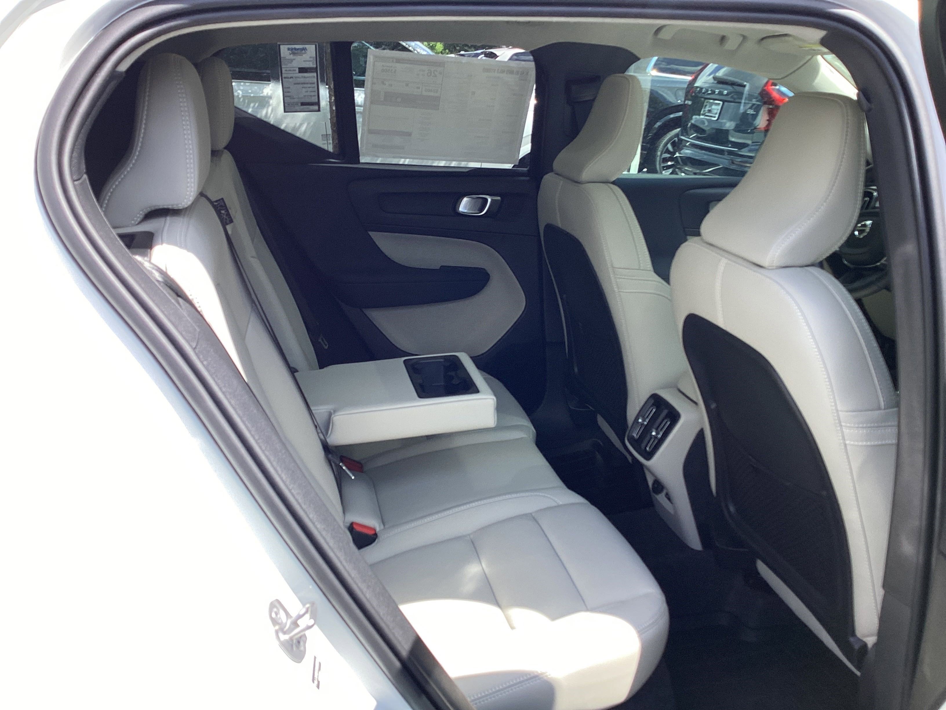 Used 2026 Volvo XC40 B5 Ultra w/ Protection Package Premier image 62