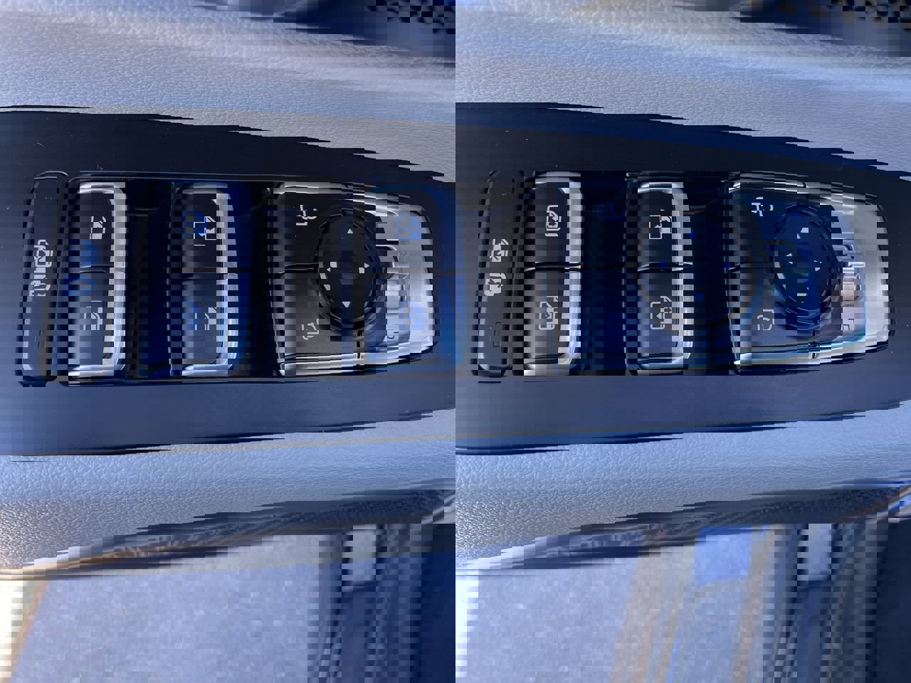 Certified 2023 Kia Telluride S w/ S Sunroof Package image 19