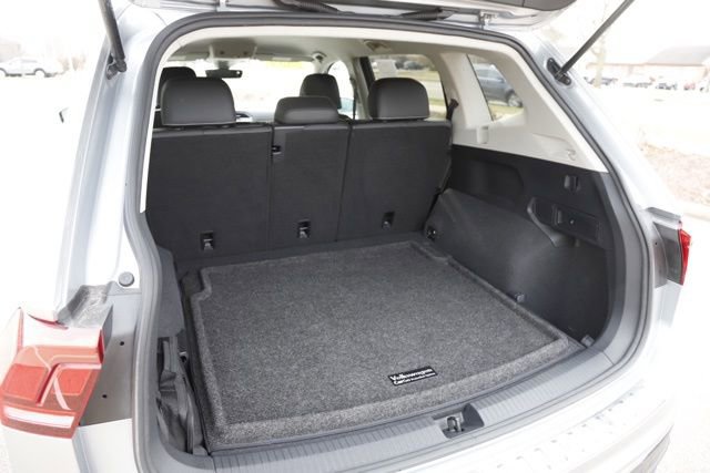 Used 2023 Volkswagen Tiguan SE image 5