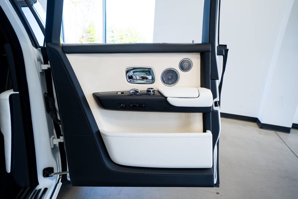 Used 2019 Rolls-Royce Phantom Sedan image 42