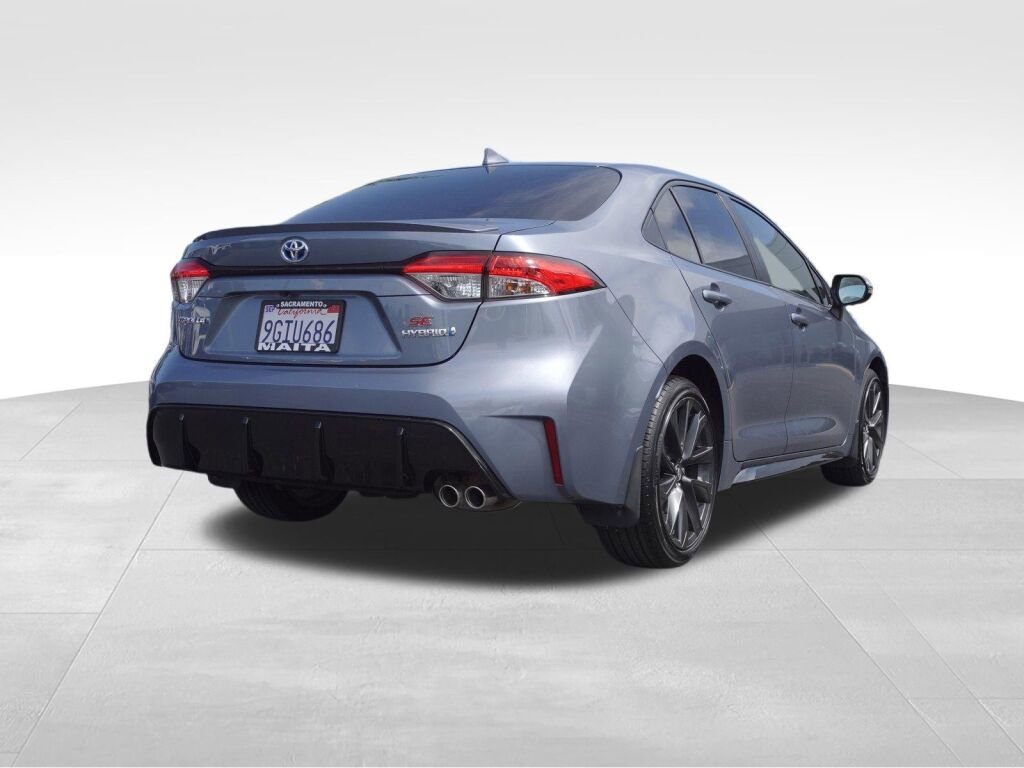 Certified 2023 Toyota Corolla SE w/ SE Package FWD image 3