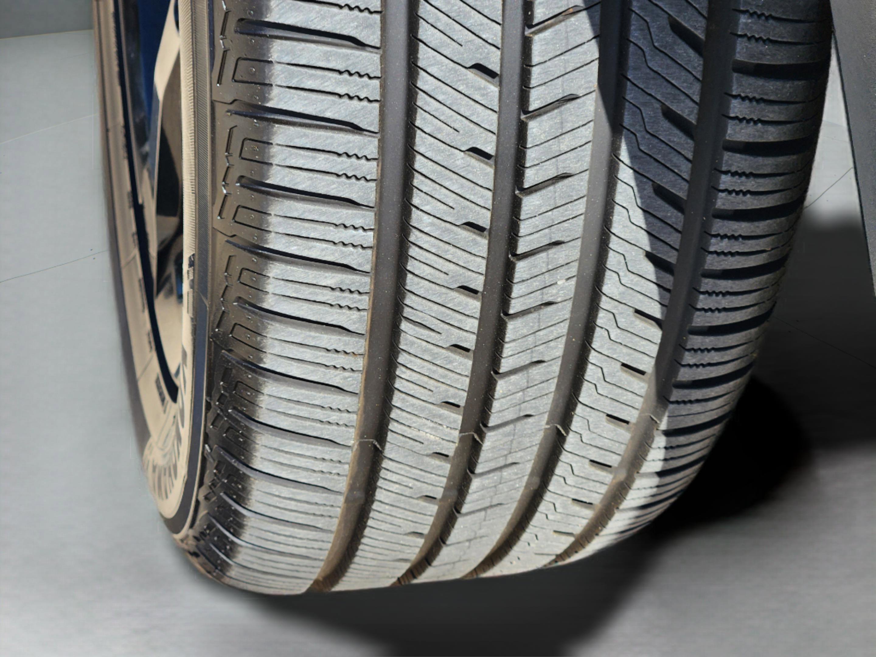 Used 2023 Jeep Grand Cherokee Limited w/ Black Appearance Package image 37