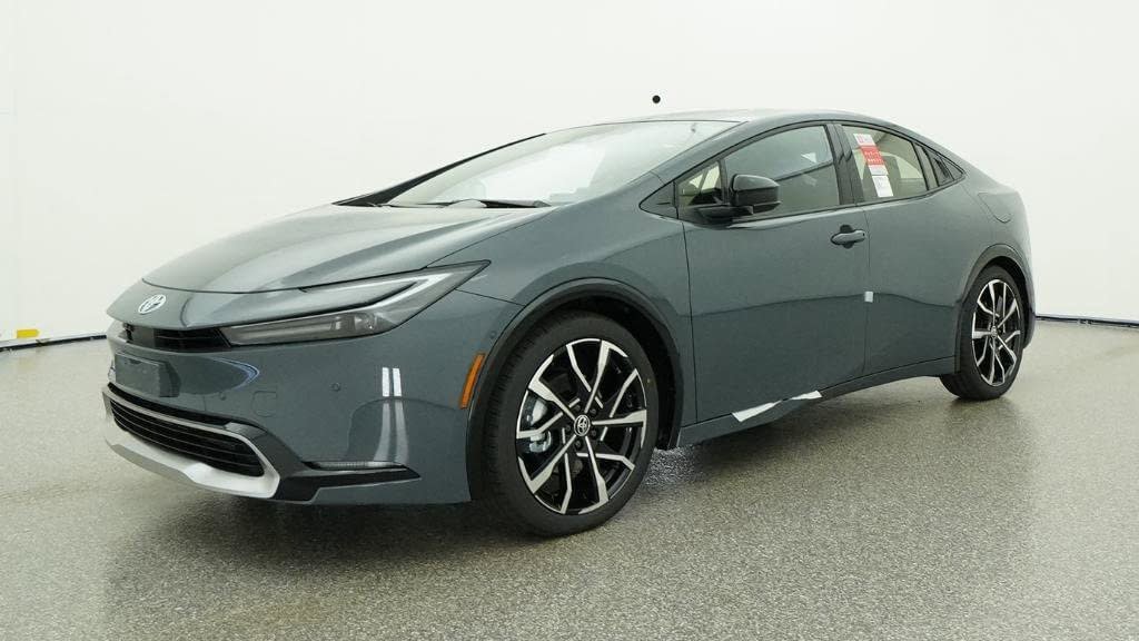New 2026 Toyota Prius Plug-In Hybrid FWD image 17