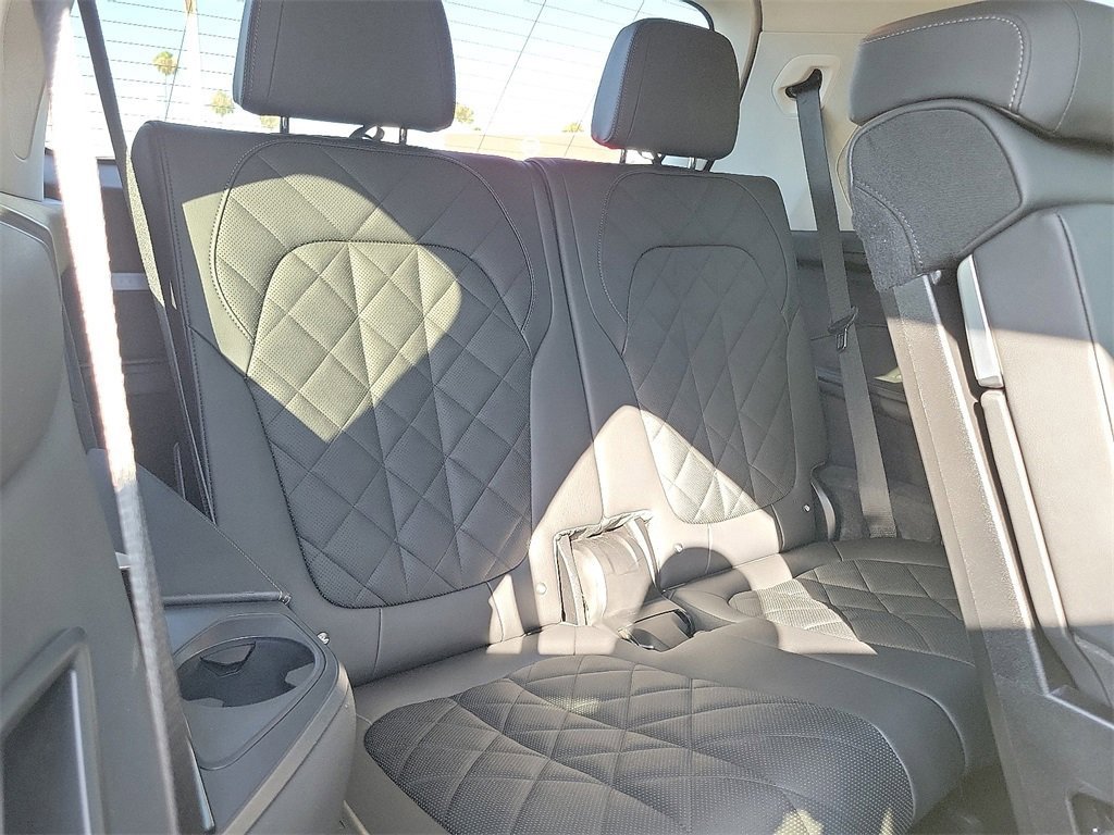 Used 2024 BMW X7 xDrive40i image 21