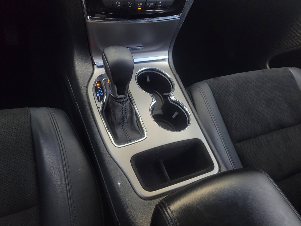 Used 2019 Jeep Grand Cherokee Laredo w/ Laredo X Package image 26