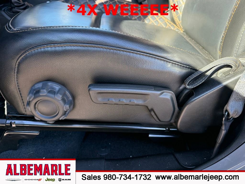 Used 2022 Jeep Wrangler Unlimited Sahara image 17