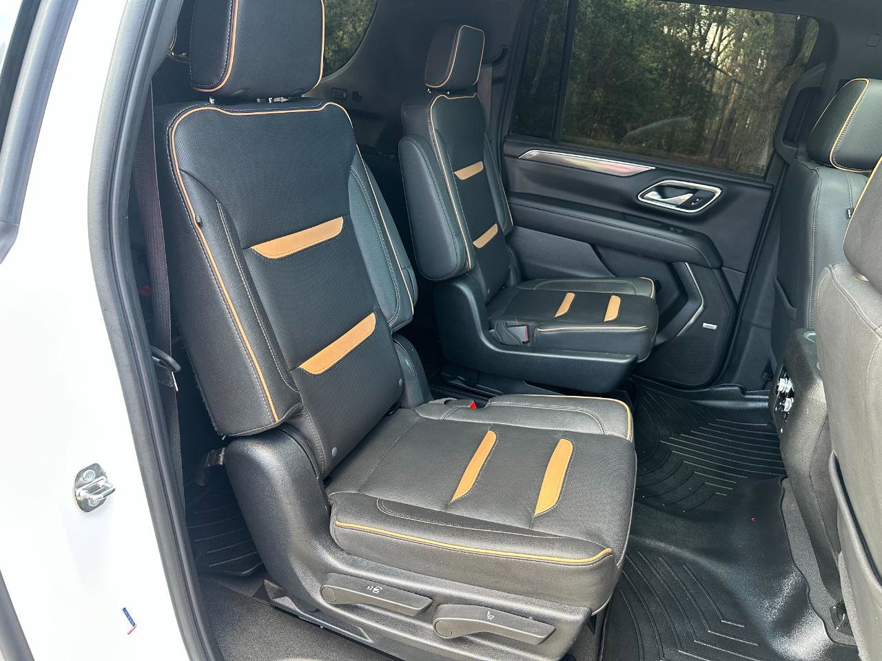 Used 2023 GMC Yukon XL AT4 image 28