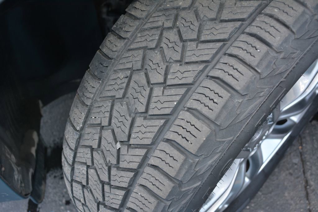 Used 2020 Jeep Cherokee Latitude Plus w/ Cold Weather Group image 6