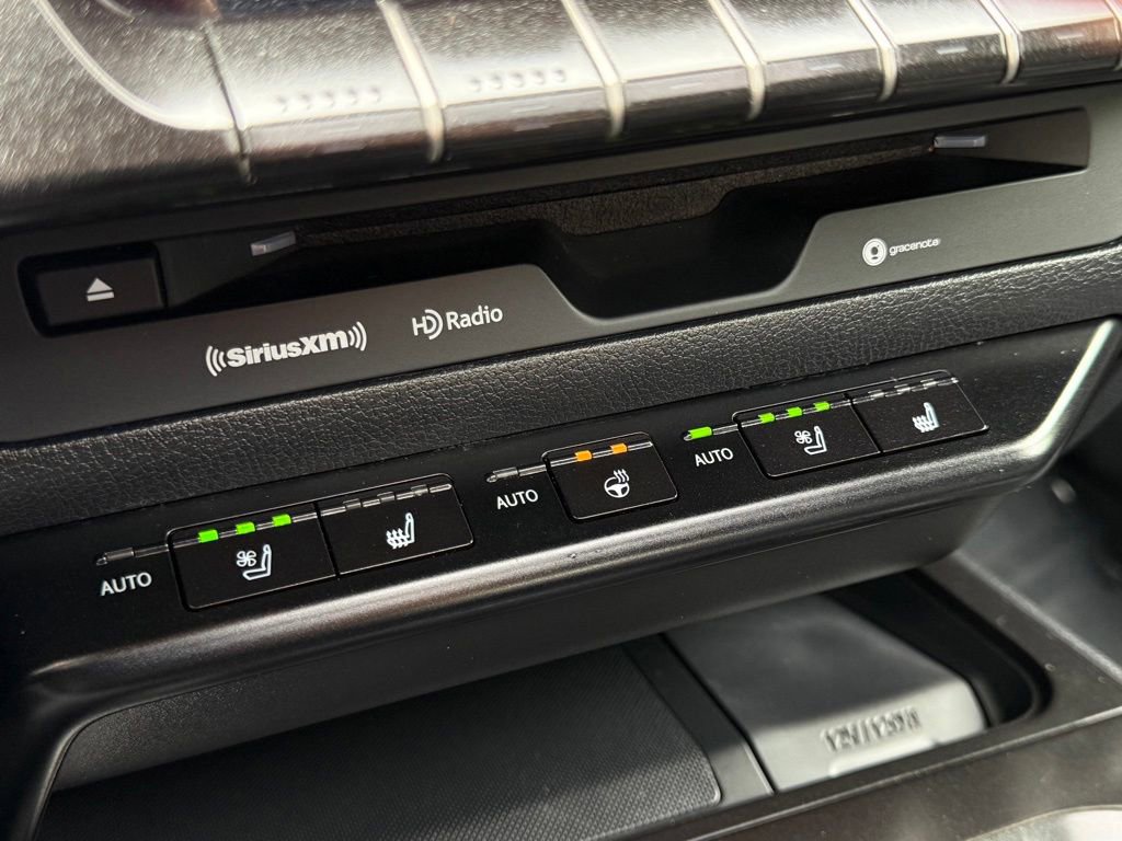 Used 2019 Lexus UX 200 w/ Premium Package FWD image 22