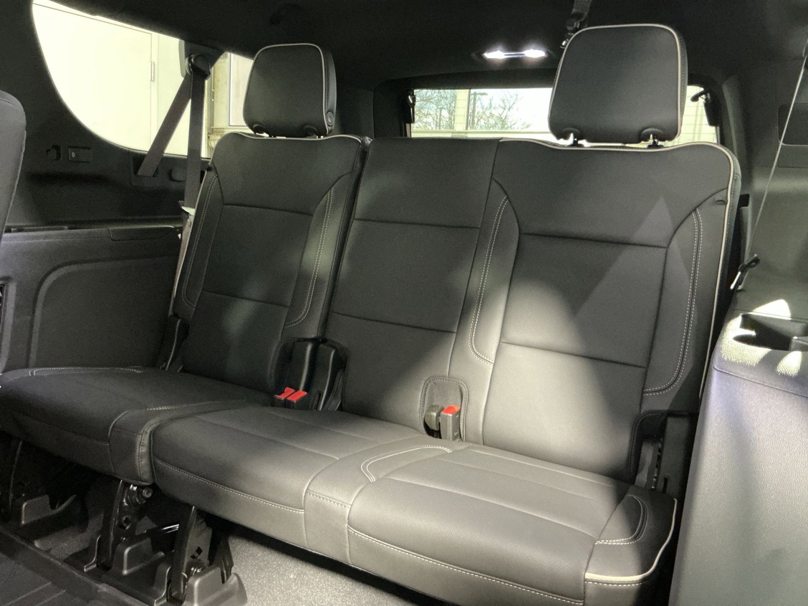 New 2026 Chevrolet Suburban Premier image 33