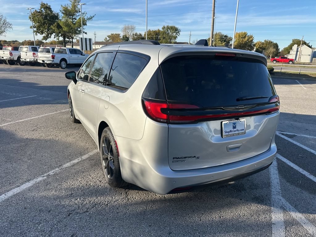New 2026 Chrysler Pacifica Select FWD image 26