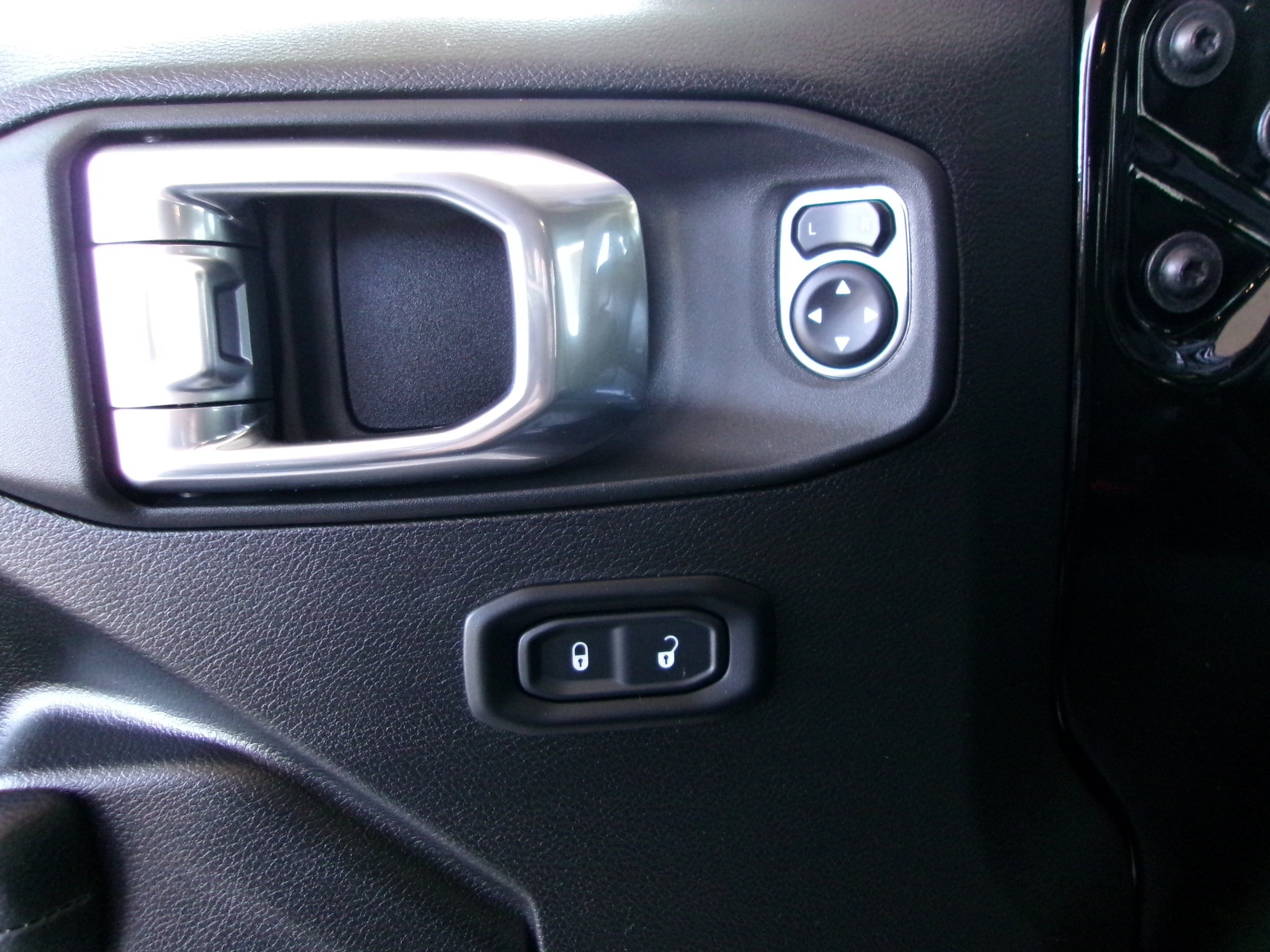 New 2025 Jeep Gladiator Sport AWD/4WD image 10