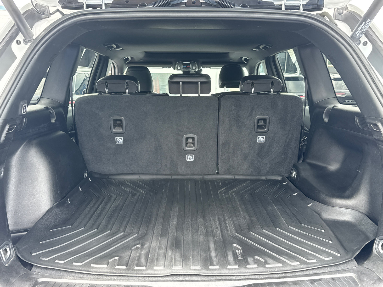 Used 2024 Jeep Grand Cherokee Altitude AWD/4WD image 19
