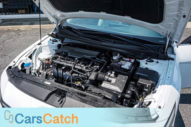 Used 2024 Hyundai Elantra Limited FWD image 46