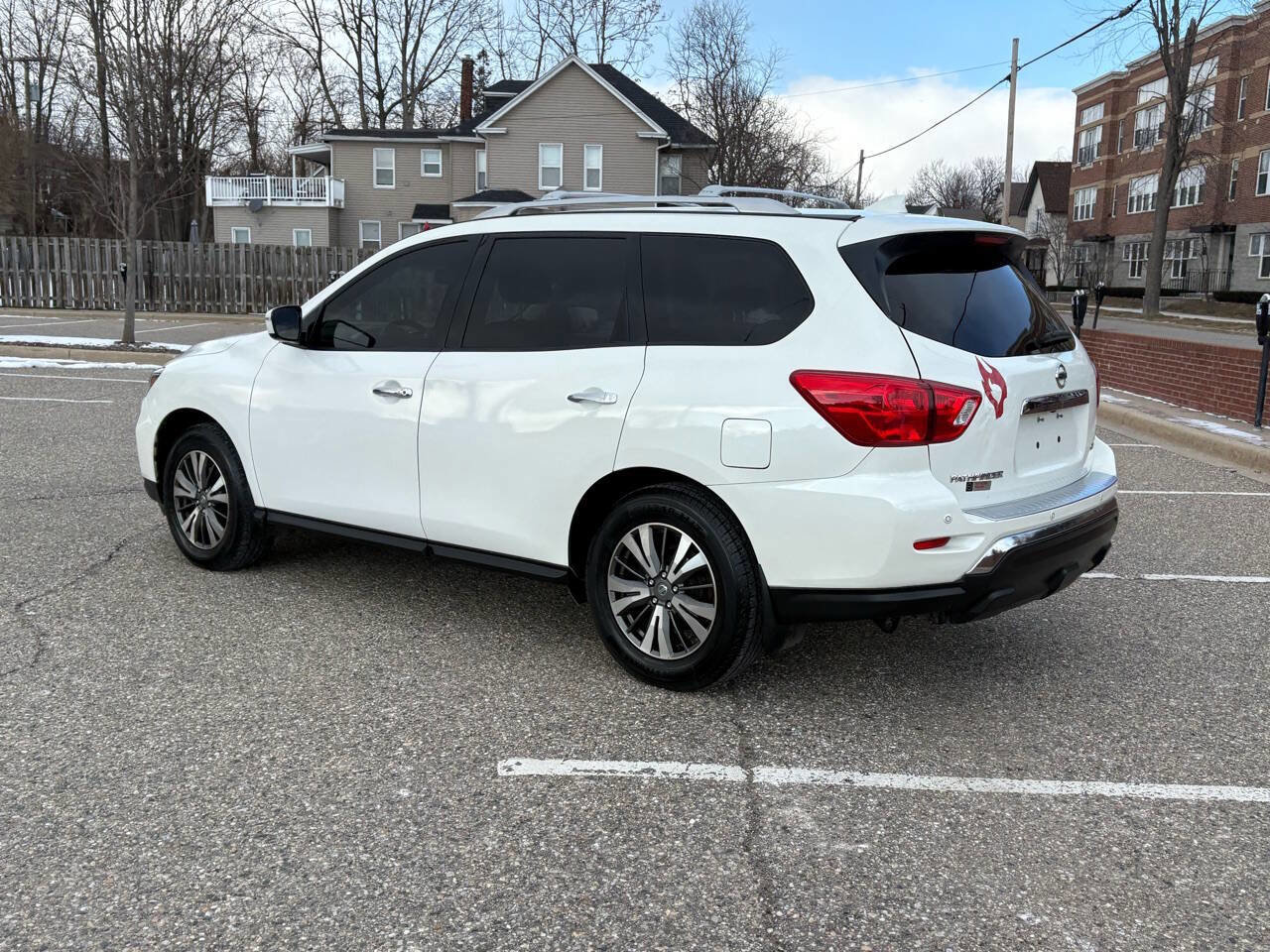 Used 2020 Nissan Pathfinder SV image 12