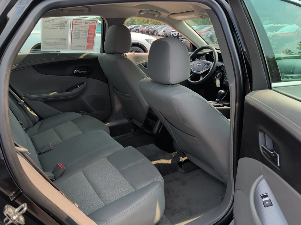 Used 2015 Chevrolet Impala LS w/ LS Convenience Package FWD image 27