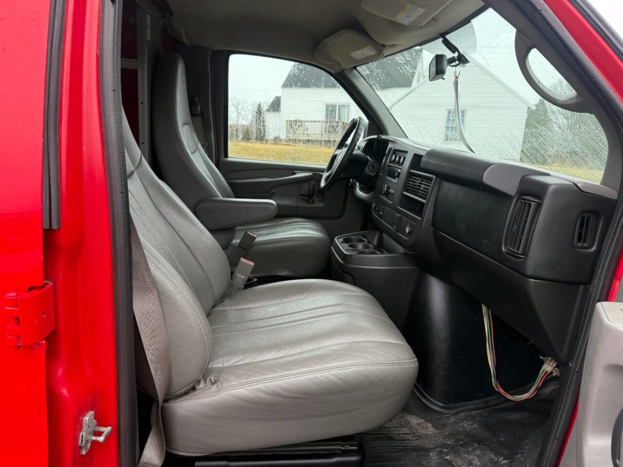 Used 2015 Chevrolet Express 2500 image 20