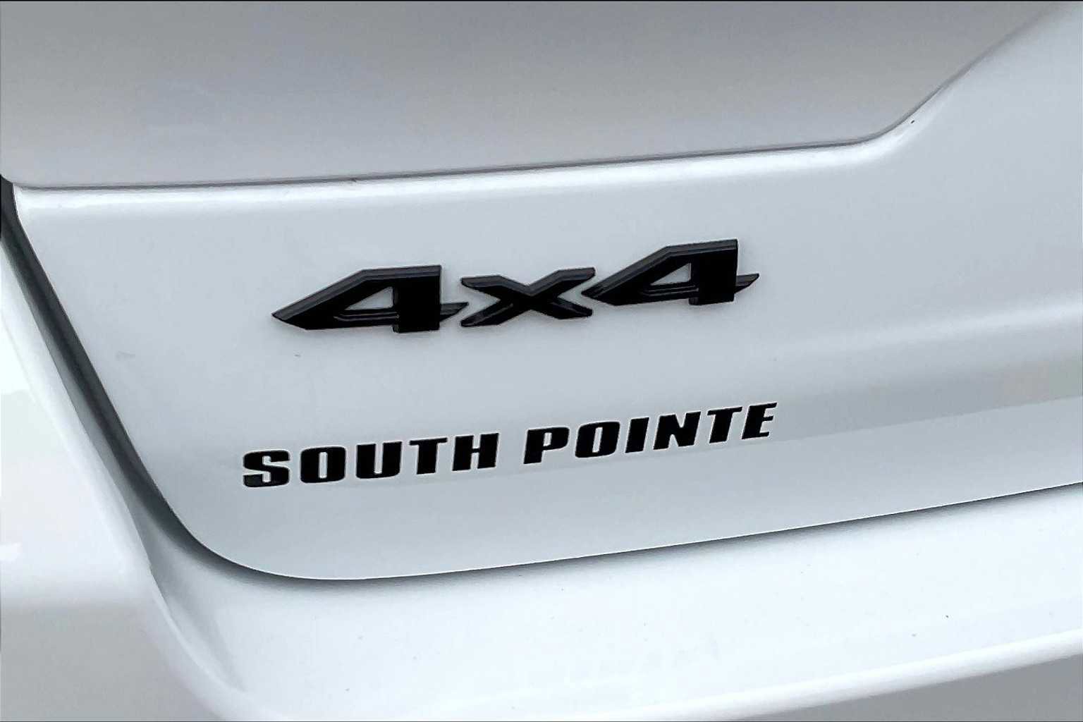 New 2025 Jeep Grand Cherokee Altitude image 15