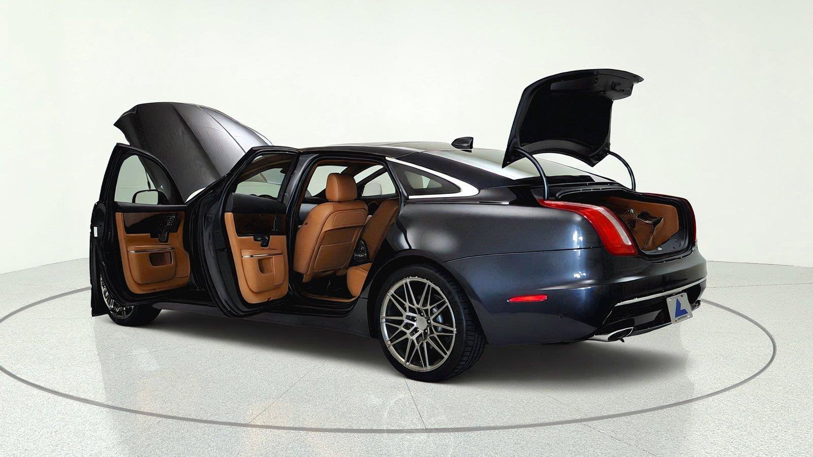 Used 2016 Jaguar XJ L Portfolio AWD/4WD image 33