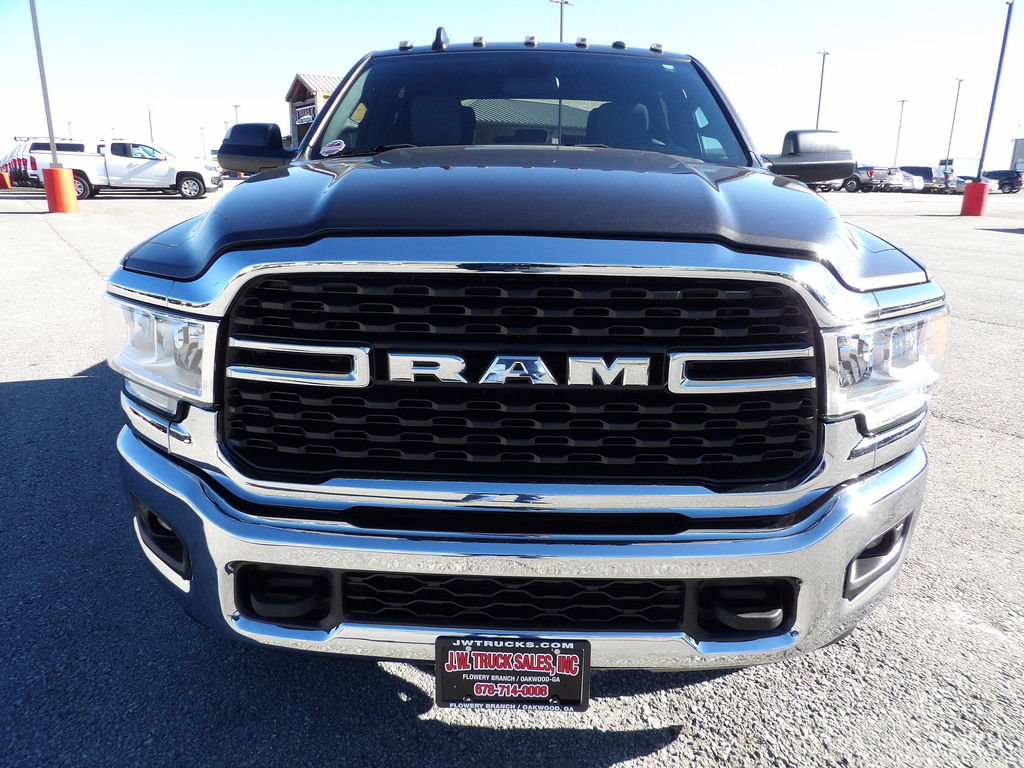 Used 2022 RAM 3500 Big Horn AWD/4WD image 8